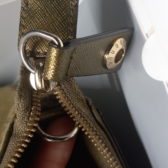 Henri Bendel Jetsetter Bag - Picture 12 of 17